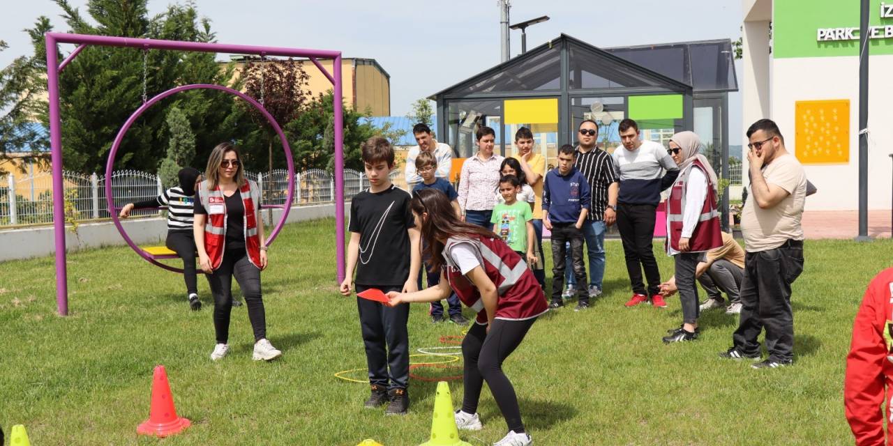 İZMİT BELEDİYESİ'NDEN 'DÜNYA ENGELLİLER HAFTASI'NA ÖZEL ETKİNLİK