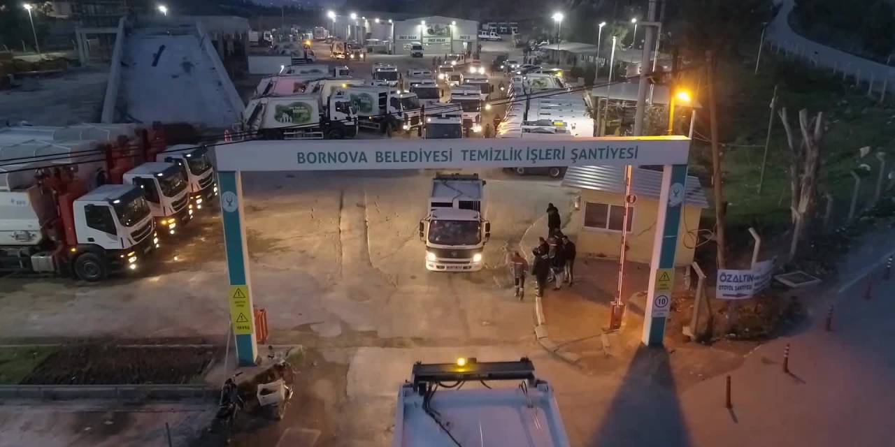 BORNOVA BELEDİYESİ, İLÇE GENELİNDE TEMİZLİK ÇALIŞMALARINA DEVAM EDİYOR