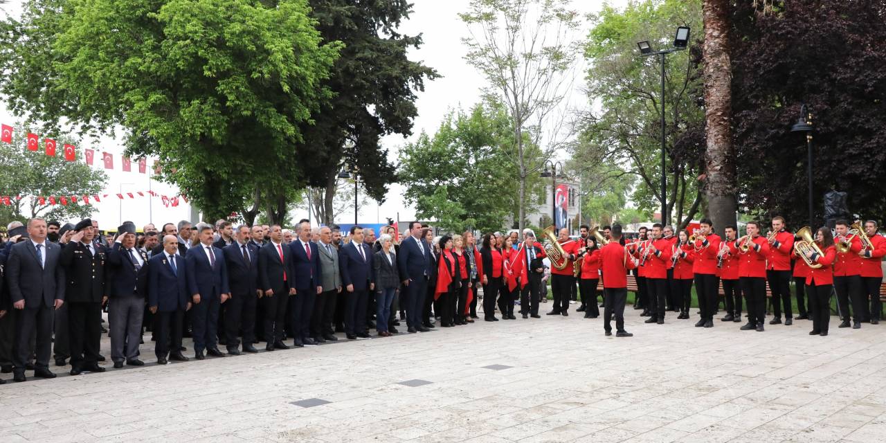 19 MAYIS’TA MUDANYA’DA COŞKULU KUTLAMA