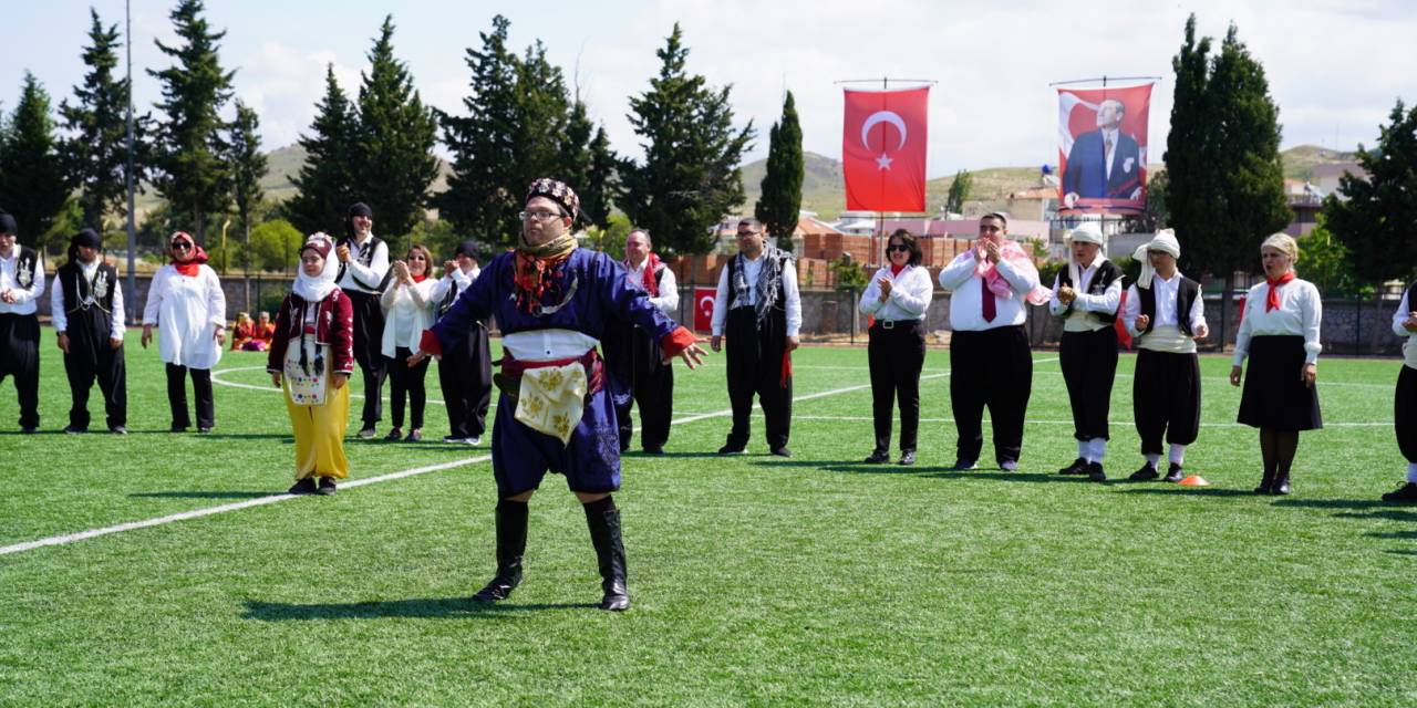 SEFERİHİSAR BELEDİYE BAŞKANI YETİŞKİN: “TÜRKİYE CUMHURİYETİİLELEBET YAŞAYACAKTIR”