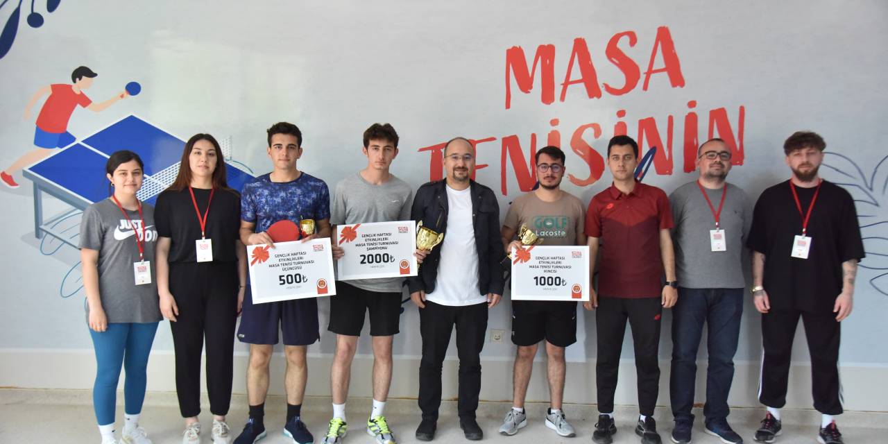 BİLECİK’TE MASA TENİSİ VE STREETBALL ŞAMPİYONLARI ÖDÜLLERİNİ ALDI