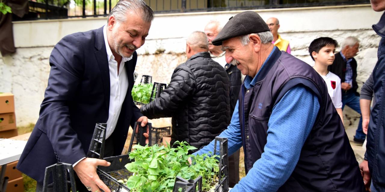 BORNOVA BELEDİYESİ'NİN ÜRETİCİYE DESTEĞİ SÜRÜYOR