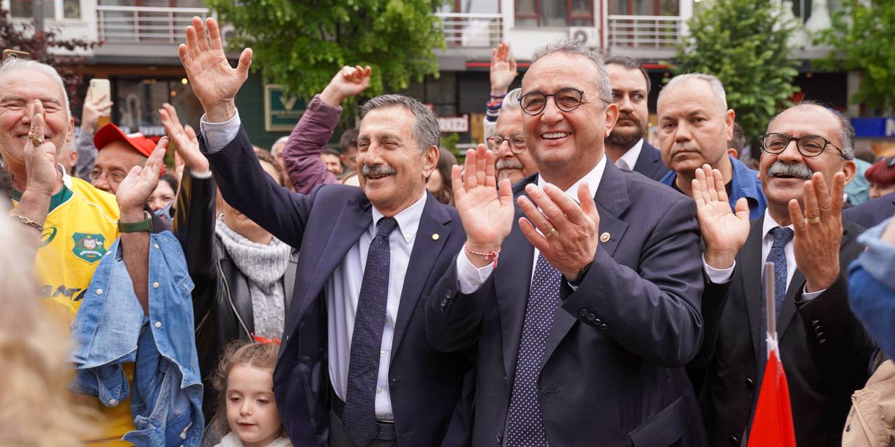 TEPEBAŞI BELEDİYE BAŞKANI AHMET ATAÇ VE CHP GENEL BAŞKAN YARDIMCISI BÜLENT TEZCAN’DAN ESNAF ZİYARETİ