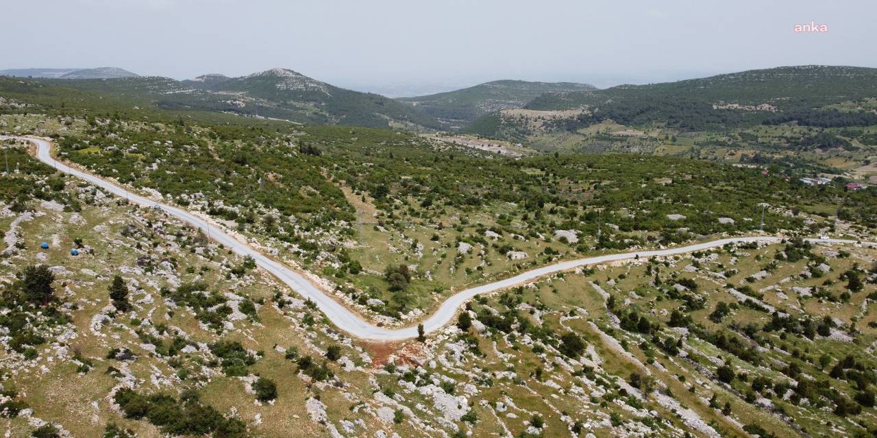 TARSUS BELEDİYESİ, KÖY YOLLARINDA ASFALTLAMA ÇALIŞMALARINA DEVAM EDİYOR