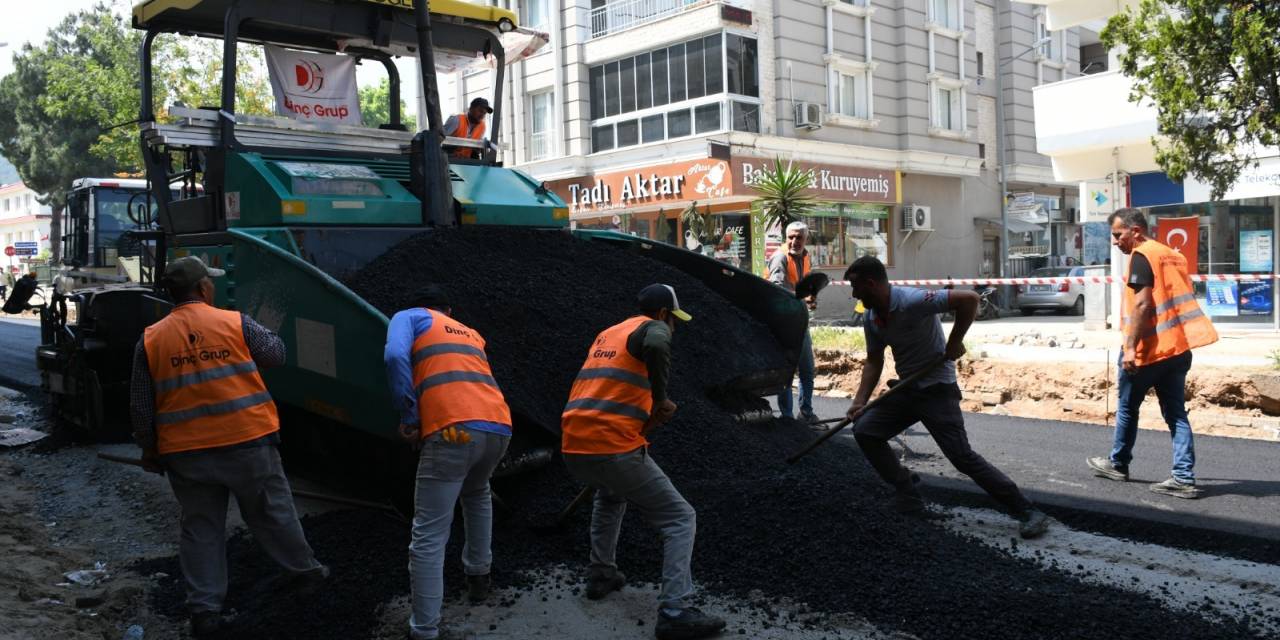 KUŞADASI BELEDİYESİ, DAVUTLAR MAHALLESİ’NDE YOL YAPIM ÇALIŞMALARINA DEVAM EDİYOR