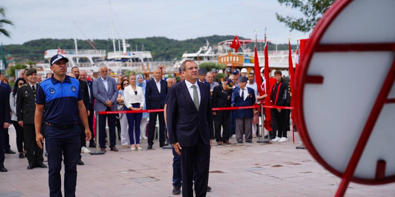 AYVALIK’TA MİLLİ MÜCADELENİN İLK KURŞUNUNU ATAN YARBAY ALİÇETİNKAYA ANILDI