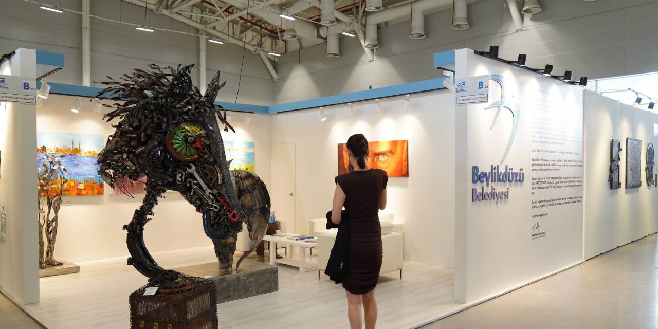 BEYLİKDÜZÜ BELEDİYESİ 3. KEZ ‘ARTCONTACT ÇAĞDAŞ SANAT FUARI’NDA