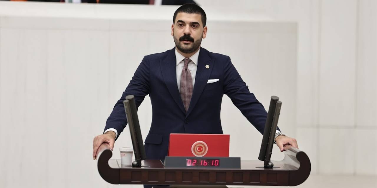 Ali Gökçek'ten Bakan Tunç’a: "Türkiye Cumhuriyeti’nde Bıyık Çizmek Suç Mudur"