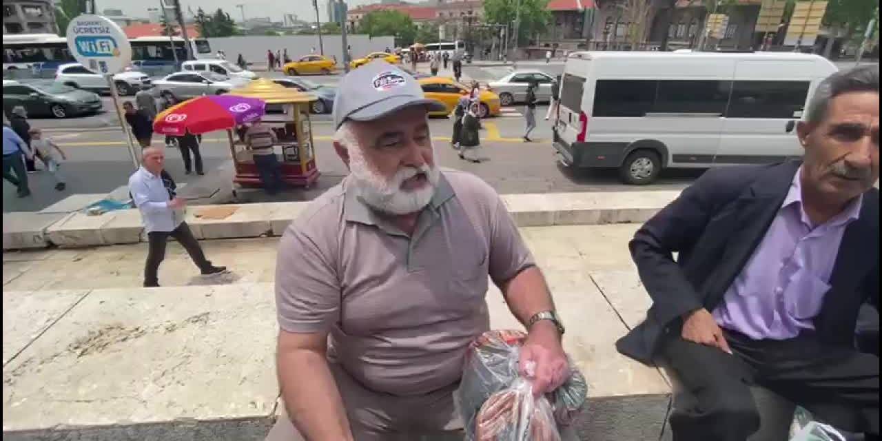 Ankaralı Emekli: “Aldığımız 7 Bin Lira Maaş Ya. Ev Kiramız Da Olmuş 8 Bin Lira. Ben Ne Yiyeyim Arkadaş”