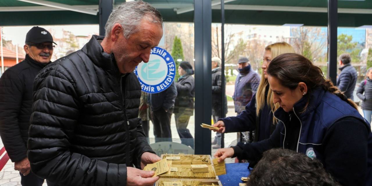 EBB'NİN KENT MERKEZLERİNDEKİÜRETİCİ MARKETLERİNDE YEREL TOHUM KUYRUĞU