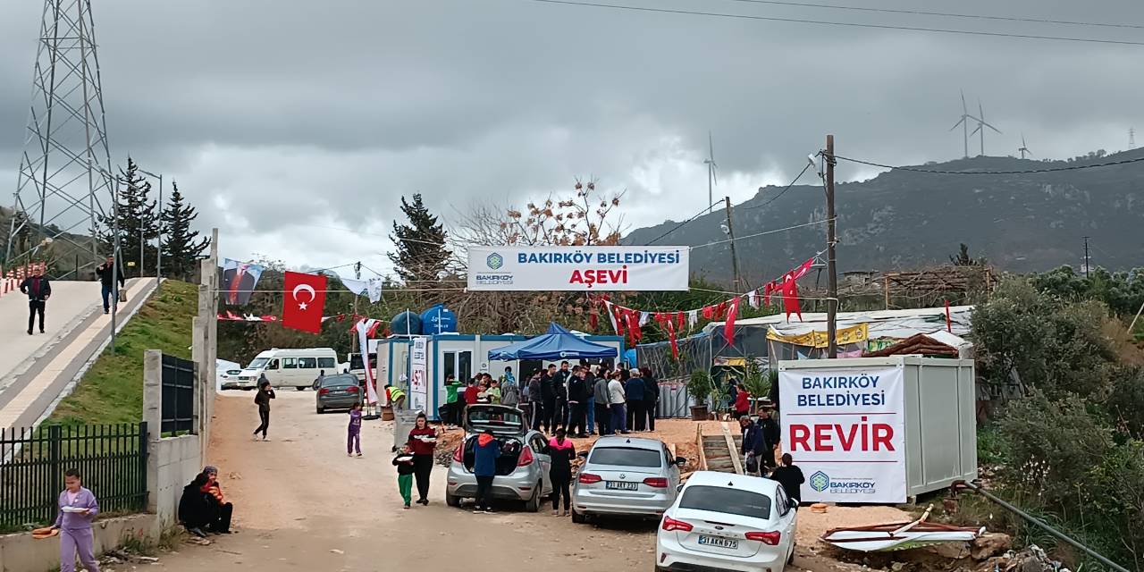 BAKIRKÖY BELEDİYESİ, HATAY SAMANDAĞ'DA HİZMETE DEVAM EDİYOR