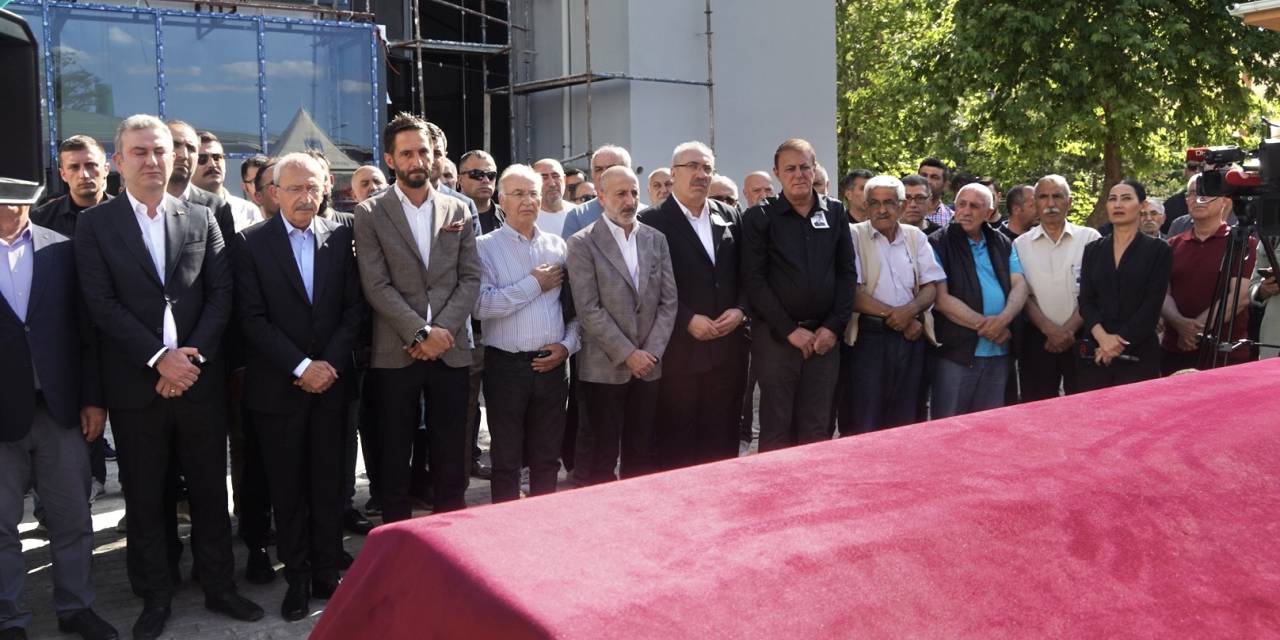 Kılıçdaroğlu’nun Dayısı Hüseyin Gündüz, Ankara'da Son Yolculuğuna Uğurlandı