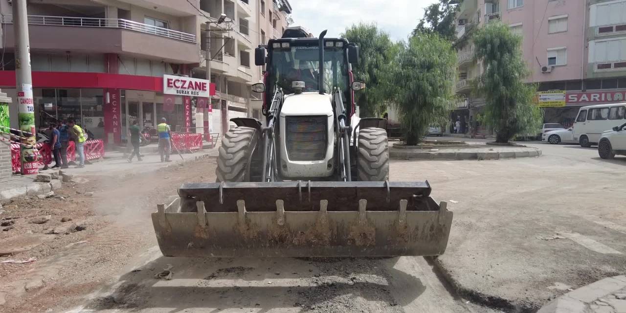 Bornova’da Asfalt Serimleri Devam Ediyor