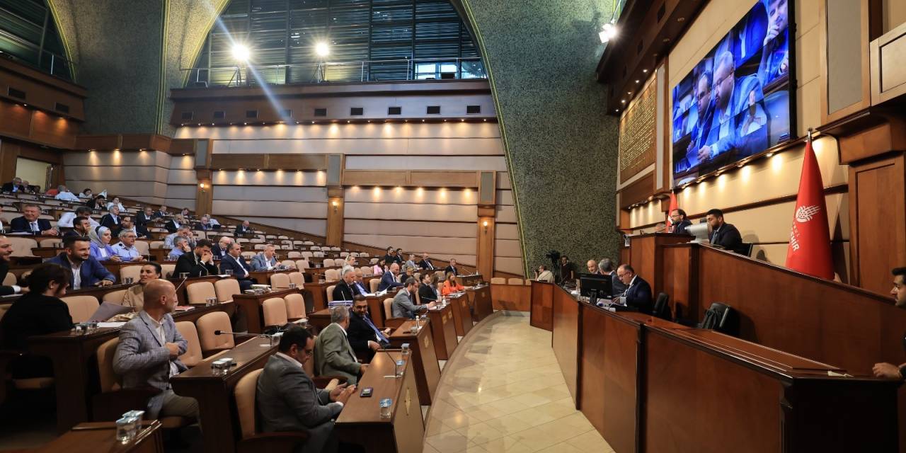 İbb Meclisi, Özel Halk Otobüslerinin Sübvanse Edilmesiiçin Yönetime 1 Milyar Liralık Borçlanma Yetkisi Verdi