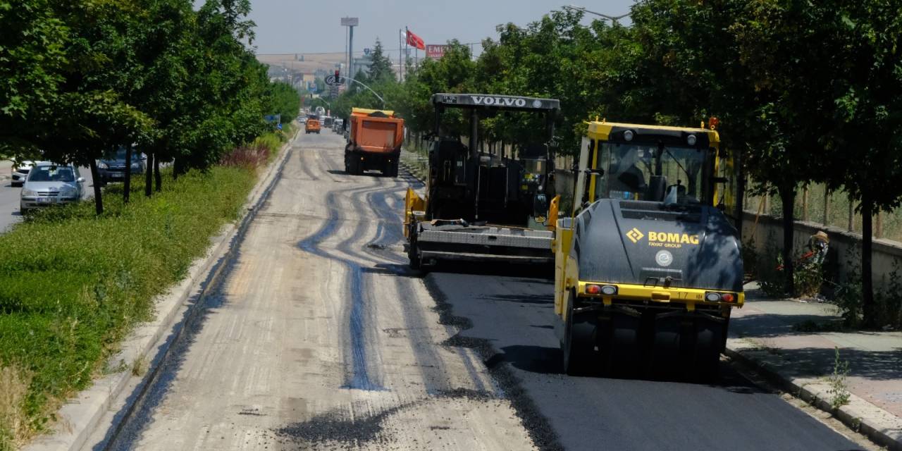 Eskişehir Büyükşehir Belediyesi, Yol Bakım-onarım Çalışmalarına Devam Ediyor