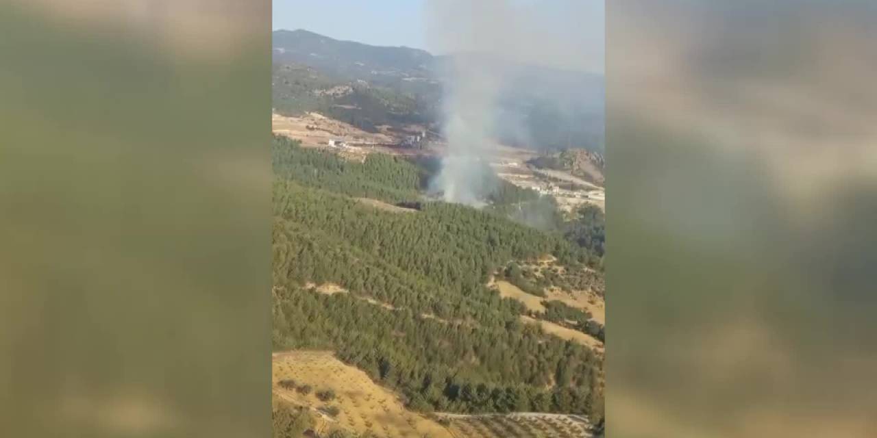 İzmir’in Çeşme Ve Kınık İlçelerinde Yangın Çıktı