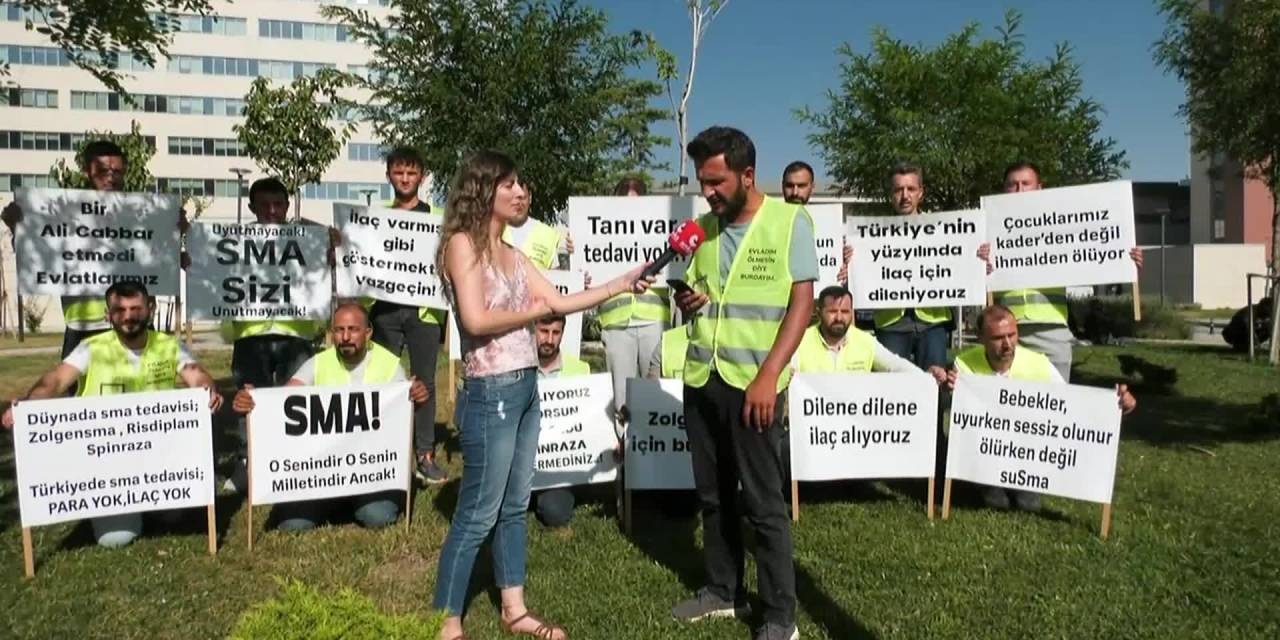 Sma'lı Çocukların Ailelerinden Sağlık Bakanlığı Önünde Protesto: "Dilene Dilene İlaçistiyoruz"