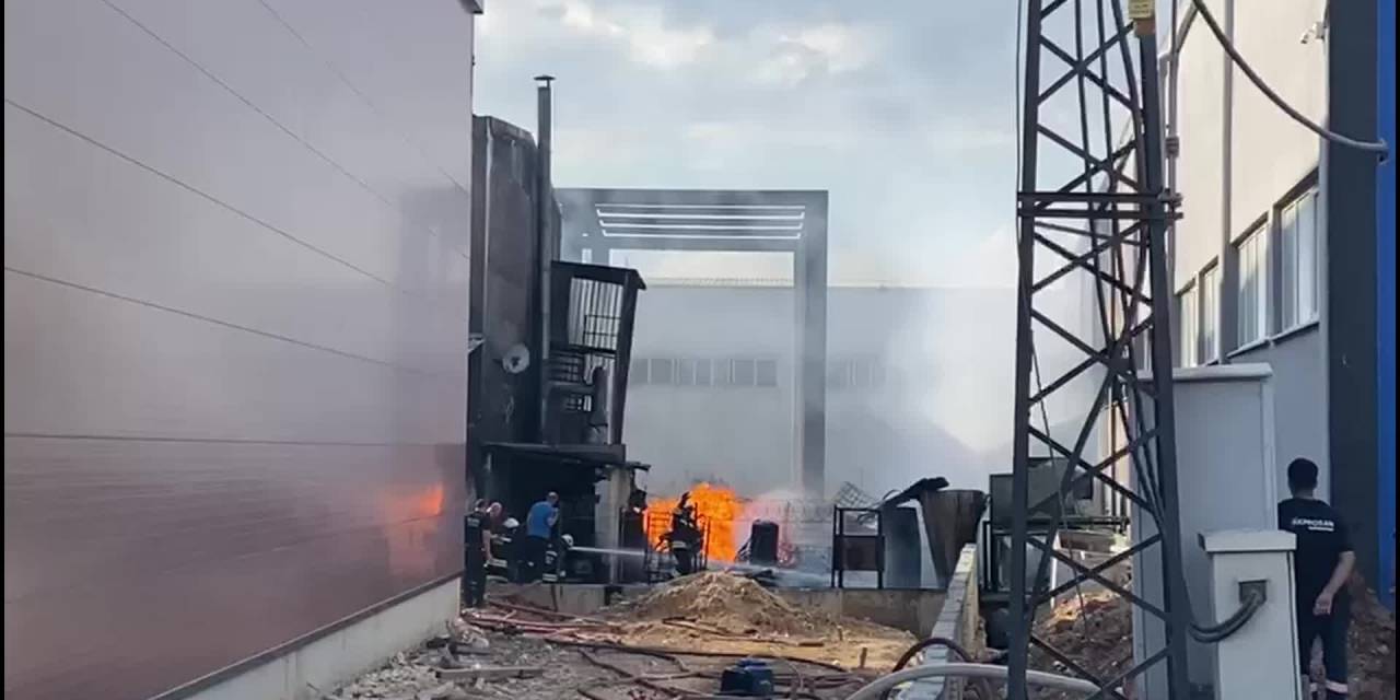 Tekirdağ'da Kimya Fabrikasında Yangın Çıktı