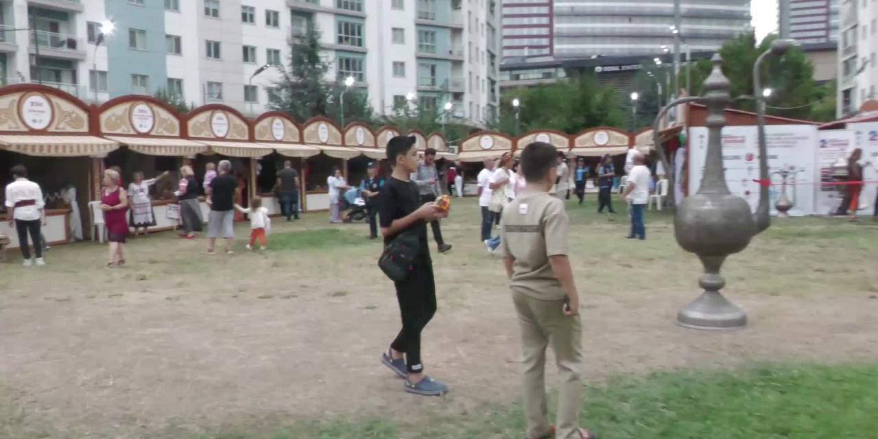 Bu Yıl Veysel Şatıroğlu'na Adanan,  2. Uluslararası Esenyurt Halk Dansları, Müzik Ve Sanat Festivali Başladı