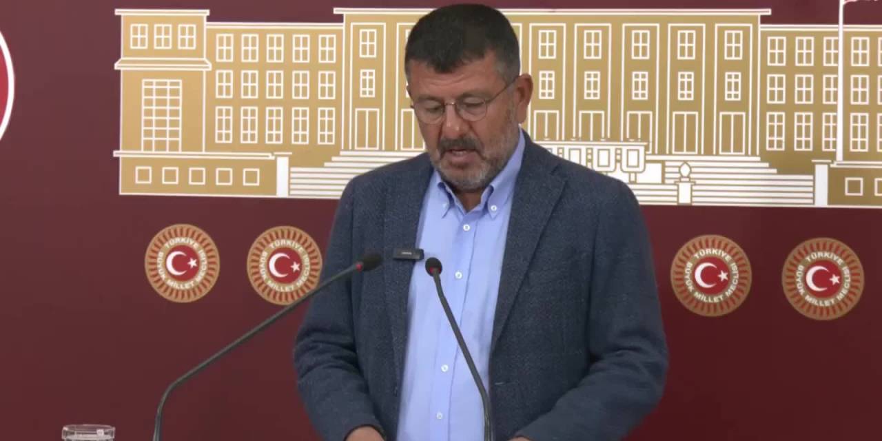 Veli Ağbaba: "Malatya'daki Orta Hasarlı Bina Sahipleri Kışı Dışarıda Geçirmeye Devam Edecek Gibi Gözüküyor"