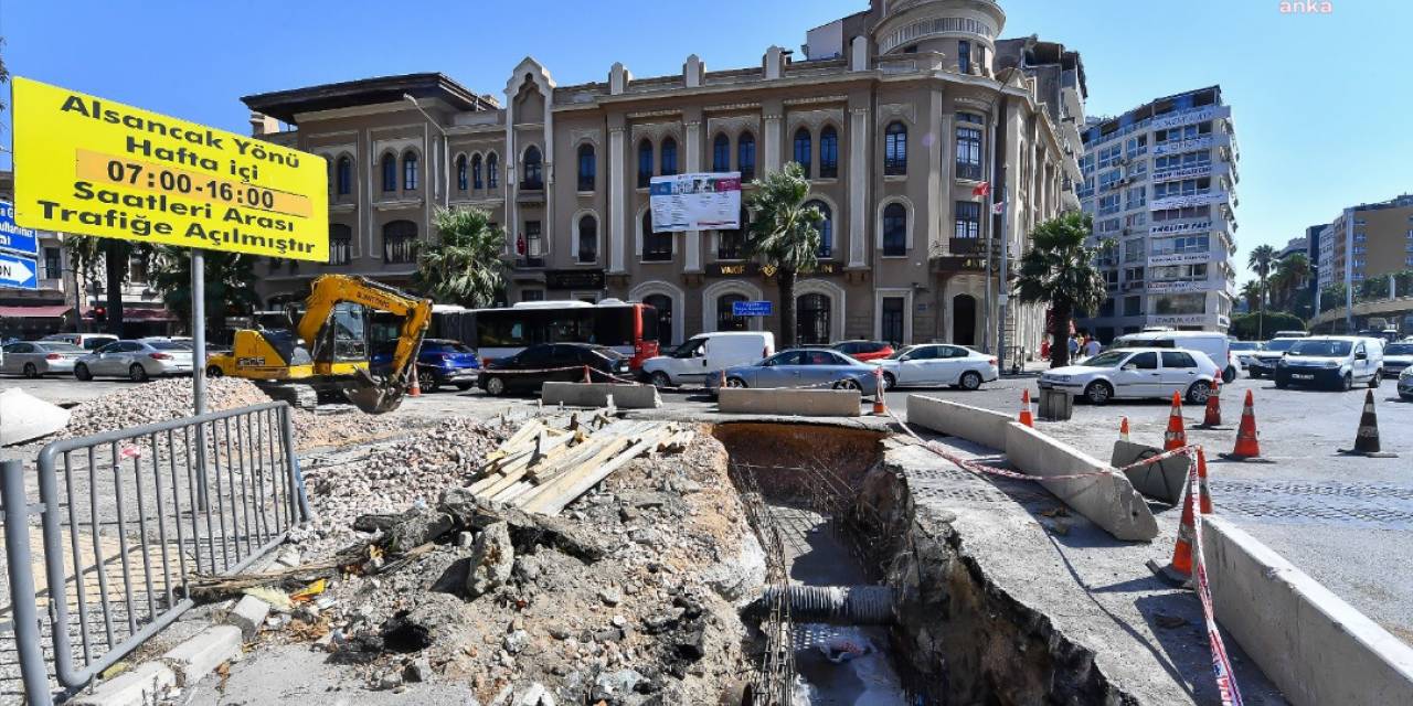 İzmir Büyükşehir Belediyesi'nin “Kemeraltı Yağmursuyu Kuşaklama Projesi”, Fevzi Paşa Bulvarı’nda Devam Ediyor