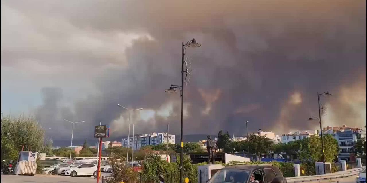 Çanakkale’de Orman Yangını Çıktı, 4 Köy Tedbir Amaçlı Boşaltıldı