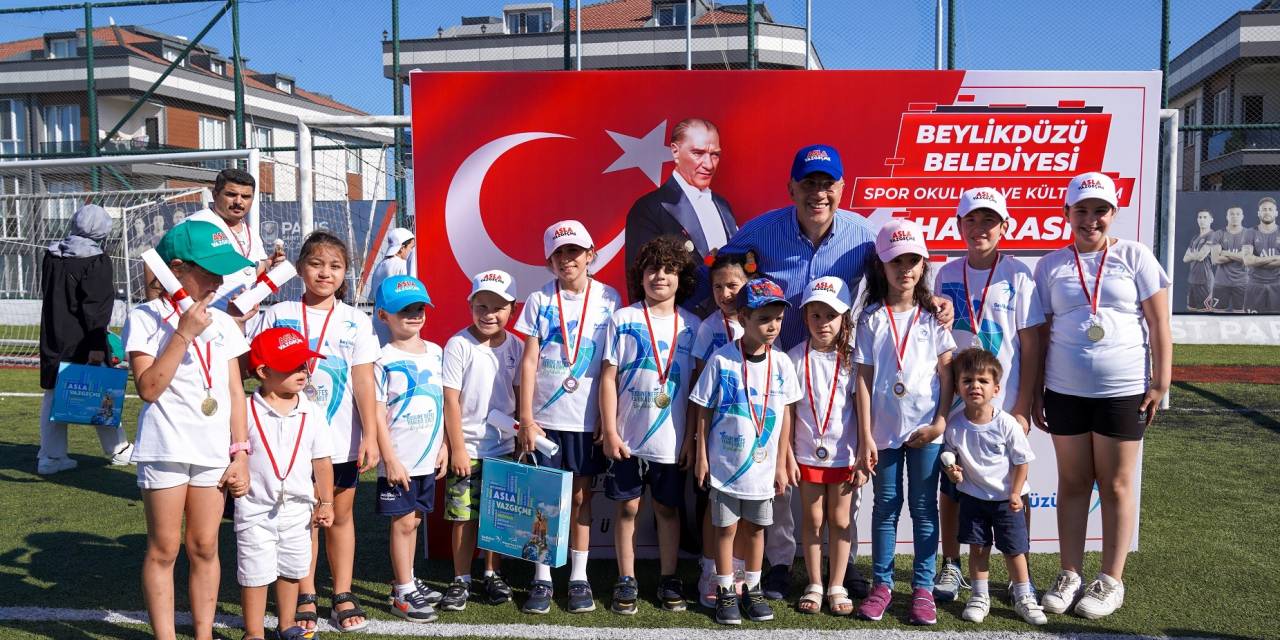 Beylikdüzü Belediye Başkanı Mehmet Murat Çalık: “Kendinizi Geliştirmekten Asla Vazgeçmeyin”