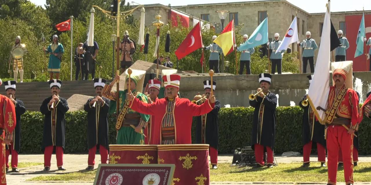 Ankara'da 30 Ağustos Zafer Bayramı Nedeniyle Resmi Geçit Düzenlendi