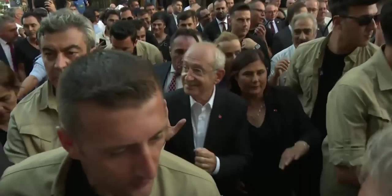 30 Ağustos Zafer Bayramı… Chp Lideri Kılıçdaroğlu Aydın’da Fener Alayı Yürüyüşüne Katıldı