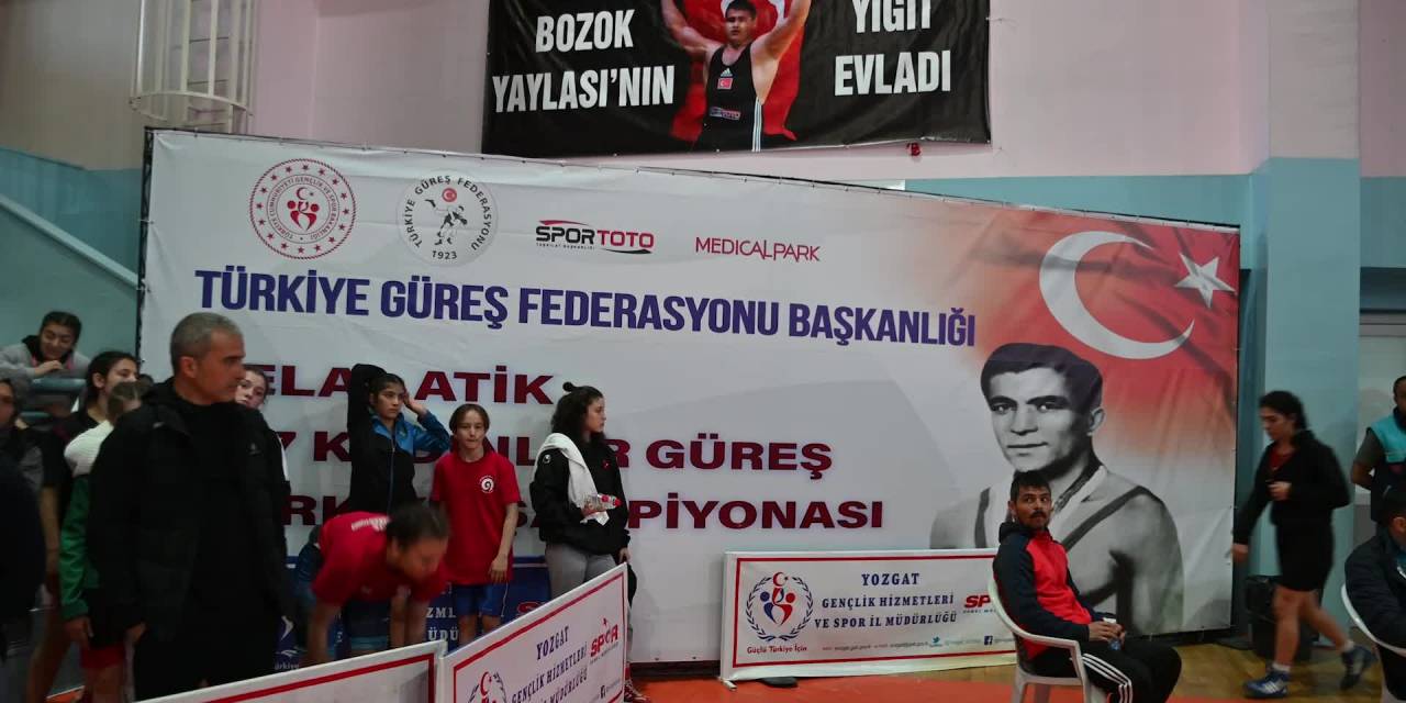 KADINLAR TÜRKİYE GÜREŞŞAMPİYONASI, 100 İLDEN BİN SPORCUNUN KATILIMI İLE YOZGAT’TA BAŞLADI