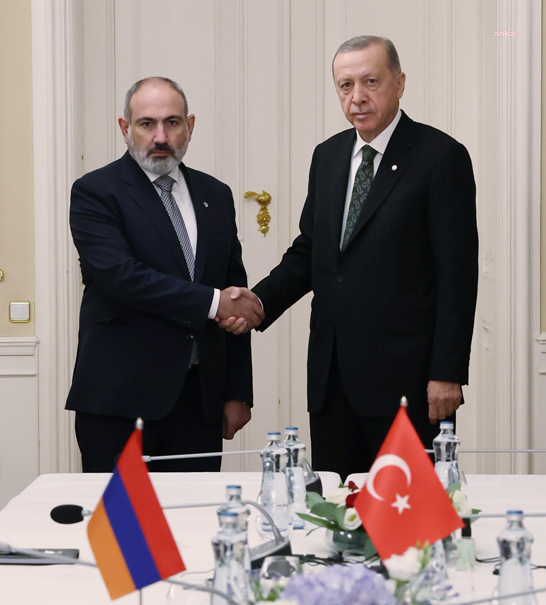 Cumhurbaşkanı Erdoğan, Ermenistan Başbakanı Paşinyan İle Görüştü
