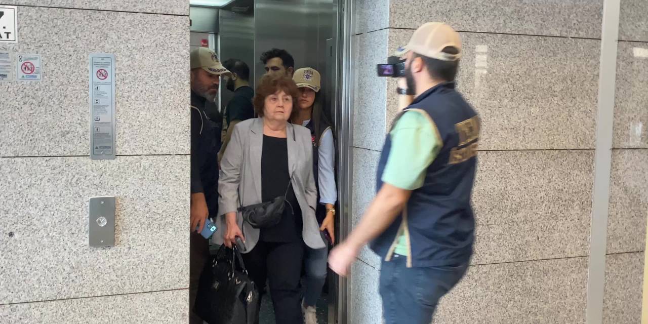 Ayşenur Arslan İfadesi Alınmak Üzere Polis Eşliğinde İstanbul Adliyesi’ne Getirildi