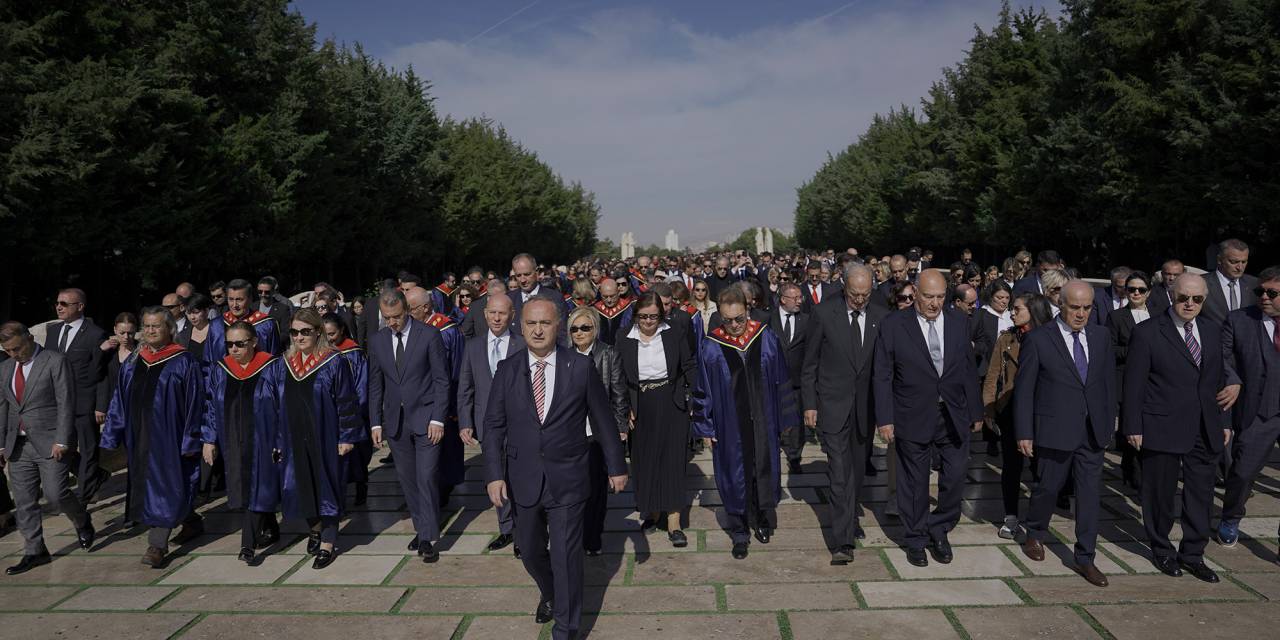 Türk Eğitim Derneği, Kuruluşunun 95. Yıl Dönümü Dolayısıyla, 10 Bin Mensubuyla Anıtkabir'i Ziyaret Etti