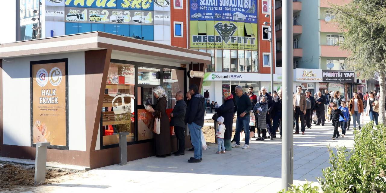 ÇERKEZKÖY HALK EKMEK BÜFELERİNDE SATIŞLAR BAŞLADI