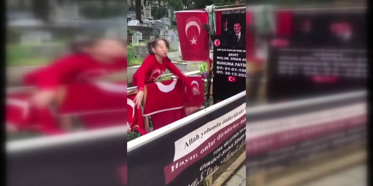 Sinan Ateş’in Yeğeni, Cumhuriyet’in 100. Yılında Dayısının Mezarına Türk Bayrağı Bıraktı