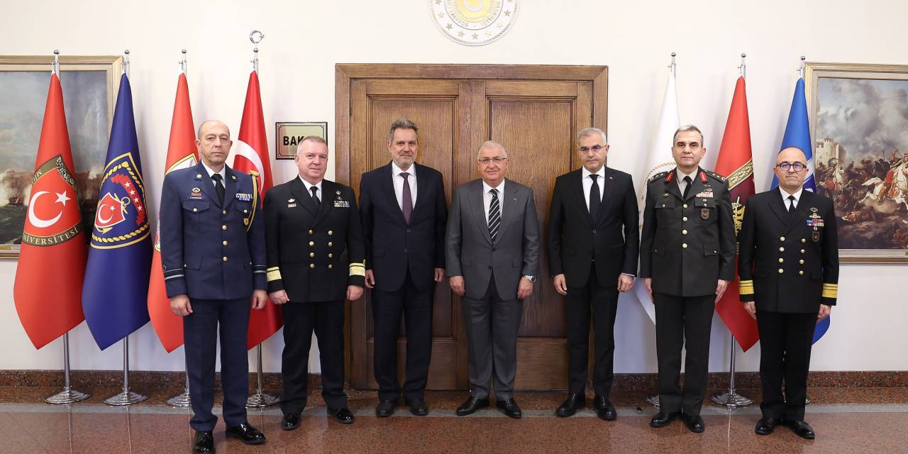 Yaşar Güler, Askeri Güven Artıcı Önlemler Toplantısı İçin Gelen Yunanistan Heyetiile Görüştü