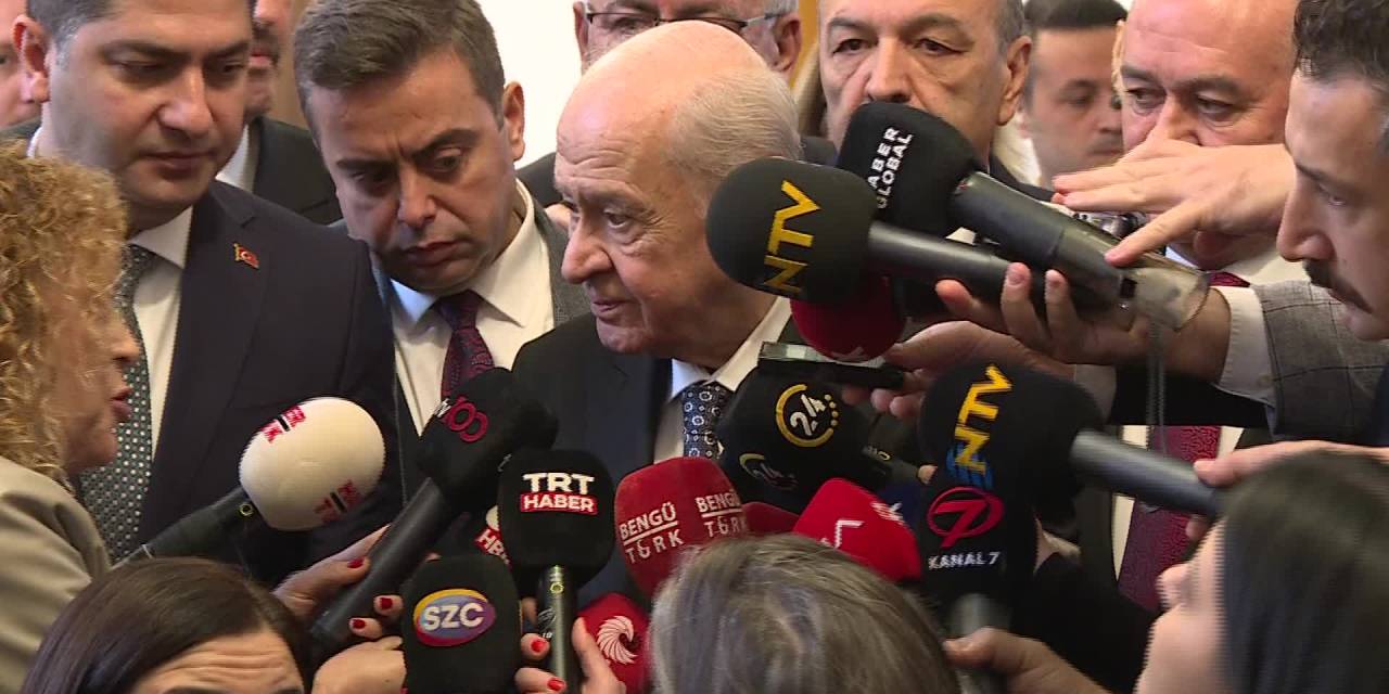 Bahçeli’den “Gölge Kabine” Açıklaması: “Gölgeden Ne İstiyor Asli Yolu Tercih Etseler Daha İyi Olur”