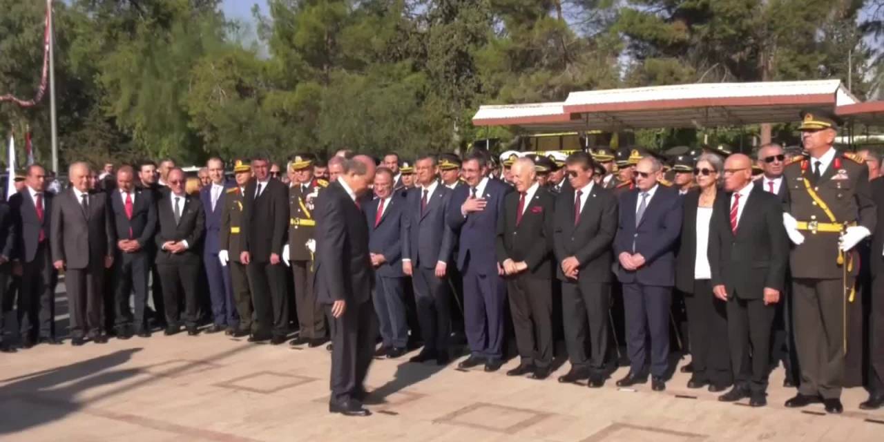 Kktc 40. Yaşında... Lefkoşa'daki Atatürk Anıtı'nda Resmi Tören Düzenlendi