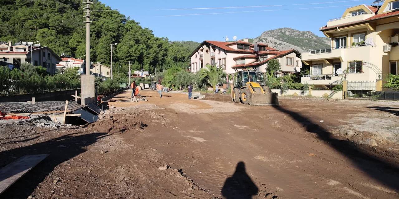 Marmaris Belediyesi, Yol Yenileme Çalışmalarına Devam Ediyor