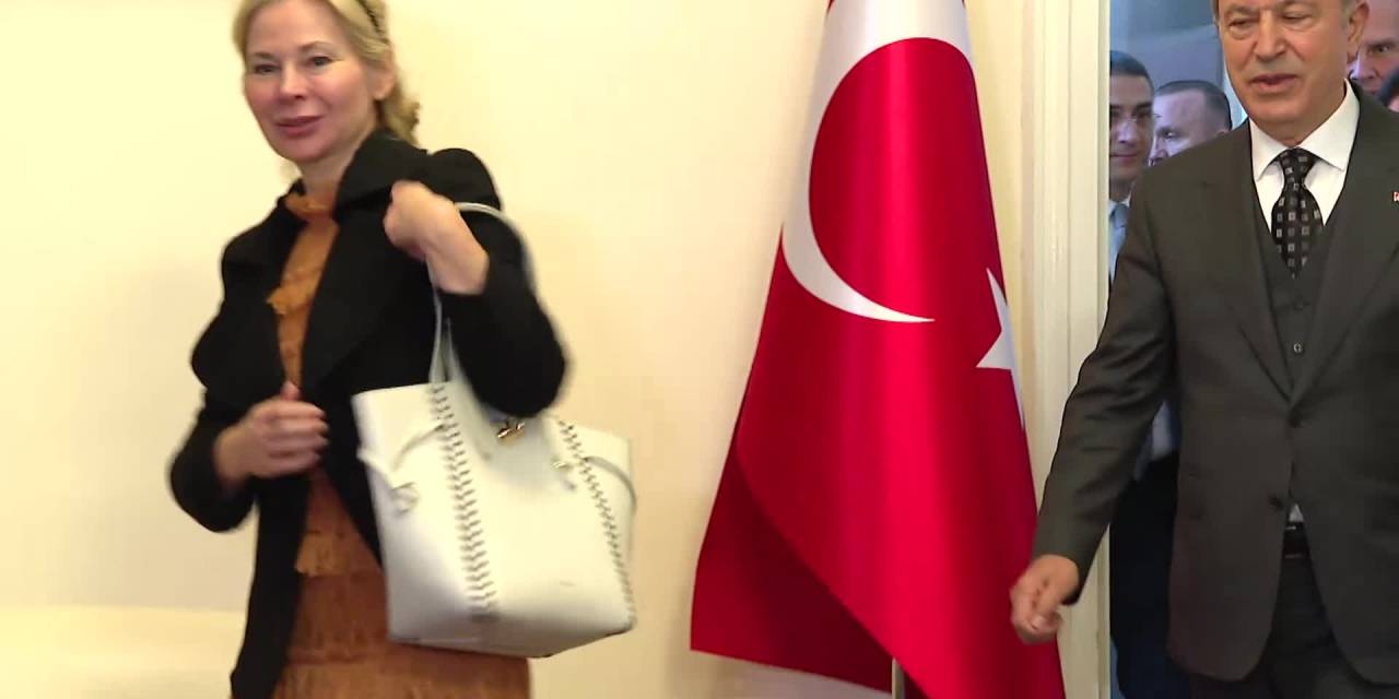 İsveç Büyükelçisiile Görüşen Akar: Top Onların Sahasında Şu Anda