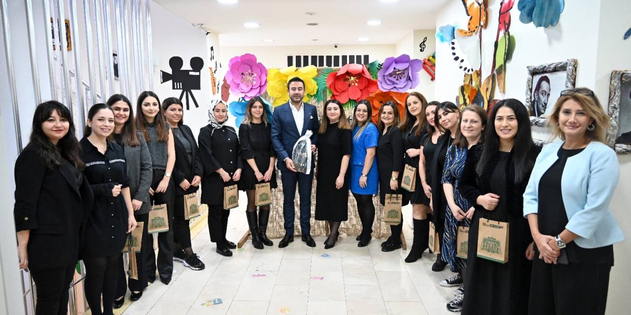 Beşiktaş Belediye Başkanı Rıza Akpolat’tan Öğretmenler Günü Kutlaması