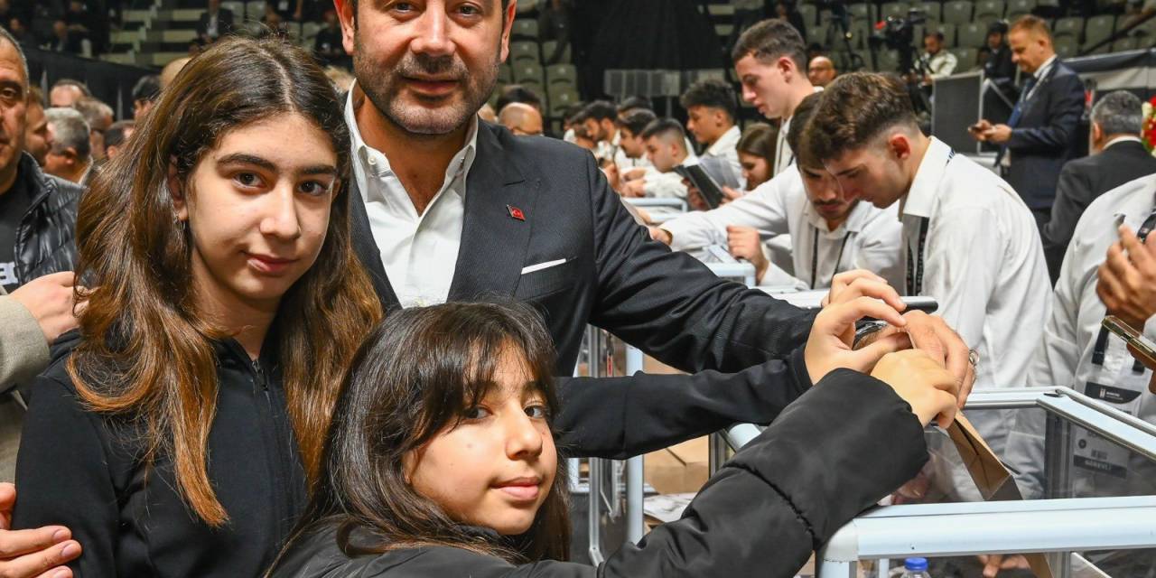 Beşiktaş Belediye Başkanı Rıza Akpolat, Beşiktaş Kulübü Başkanlık Seçimiiçin Oyunu Kullandı