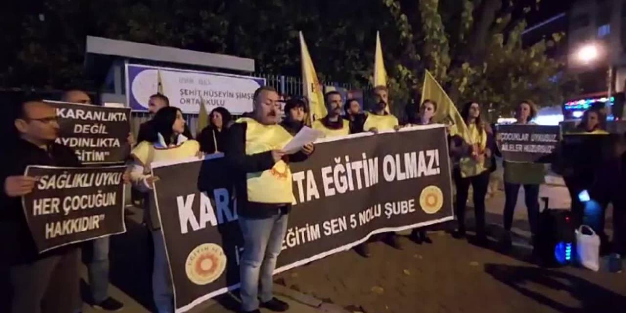 Eğitim-sen İzmir'den “Kalıcı Yaz Saati” Protestosu